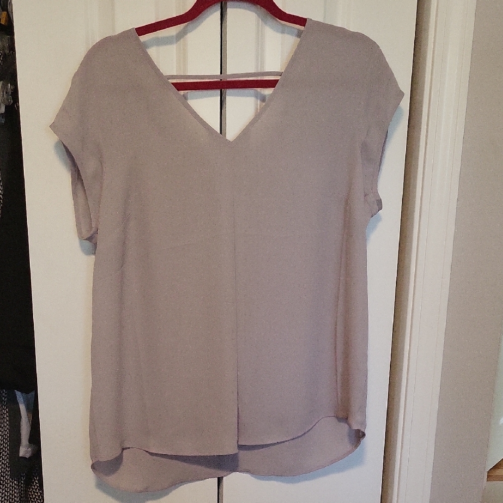 DR2 Women's V-Neck Blouse - Soft Gray